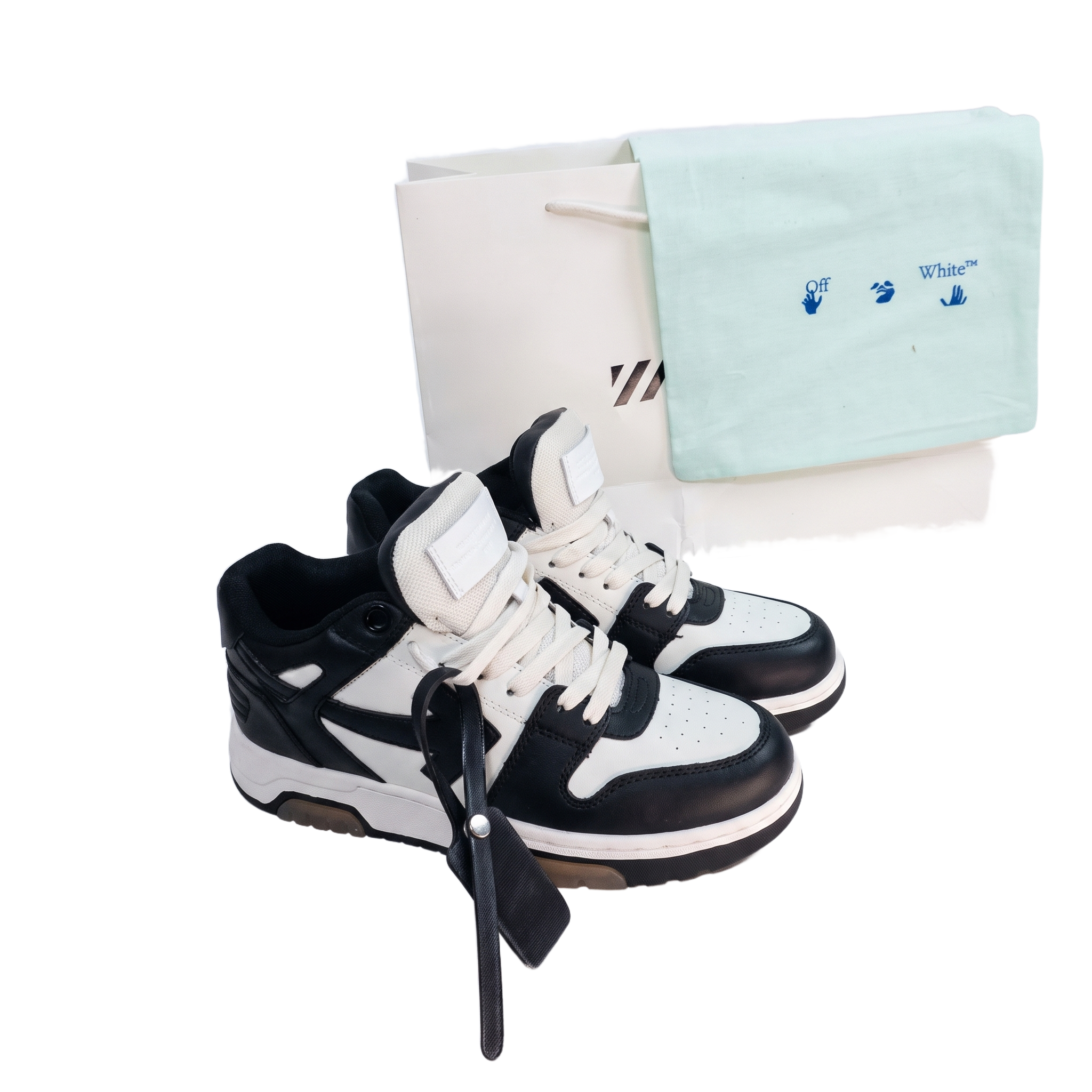 Off-White Sneaker